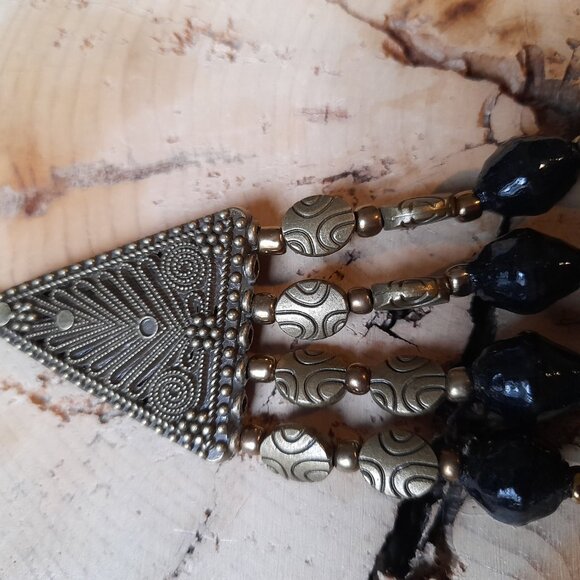 Brass Tone and Black Bib Necklace Rolled Paper Beads Ethnic Boho Tribal - Picture 3 of 14